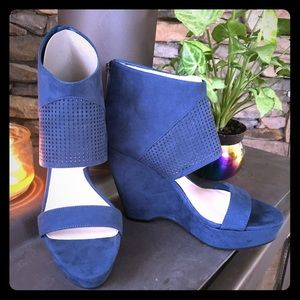 🔥🔥🔥 BNIB BAR III WEDGES!!!!! 🔥🔥🔥